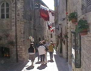 Assisis: Typische Straße