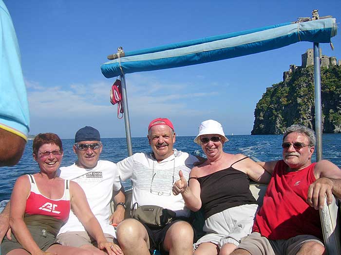 Ischia: Neue Freundschaften bei Inserumrundung