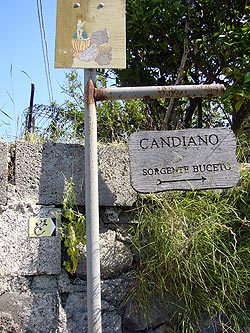 Ischia: Hinweisschild nach Candiano