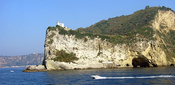 Pozzuoli bei Neapel: Leuchtturm