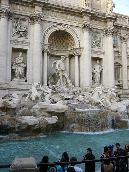 Rom: Trevi-Brunnen