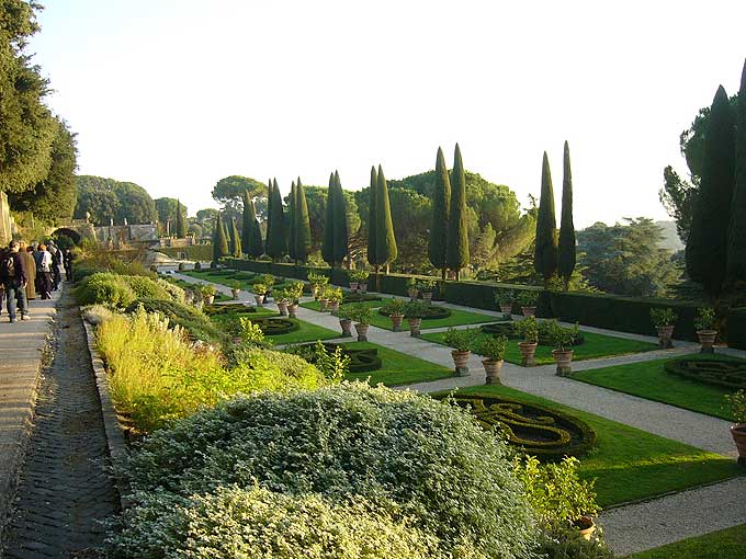 Rom: Gaerten von Castel Gandolfo