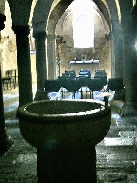 Innichen: Krypta der Stiftskirche